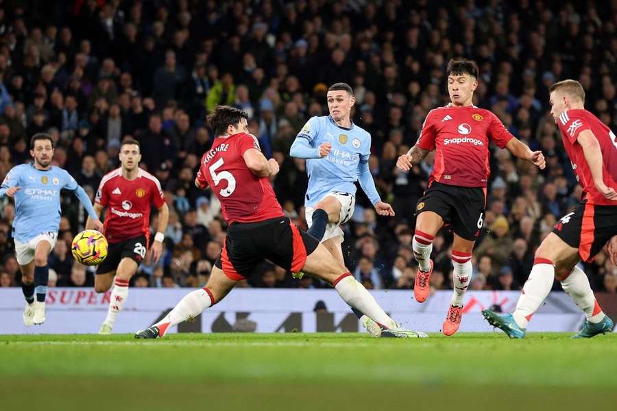 Foden após derrota do City no dérbi de Manchester: "É inaceitável"