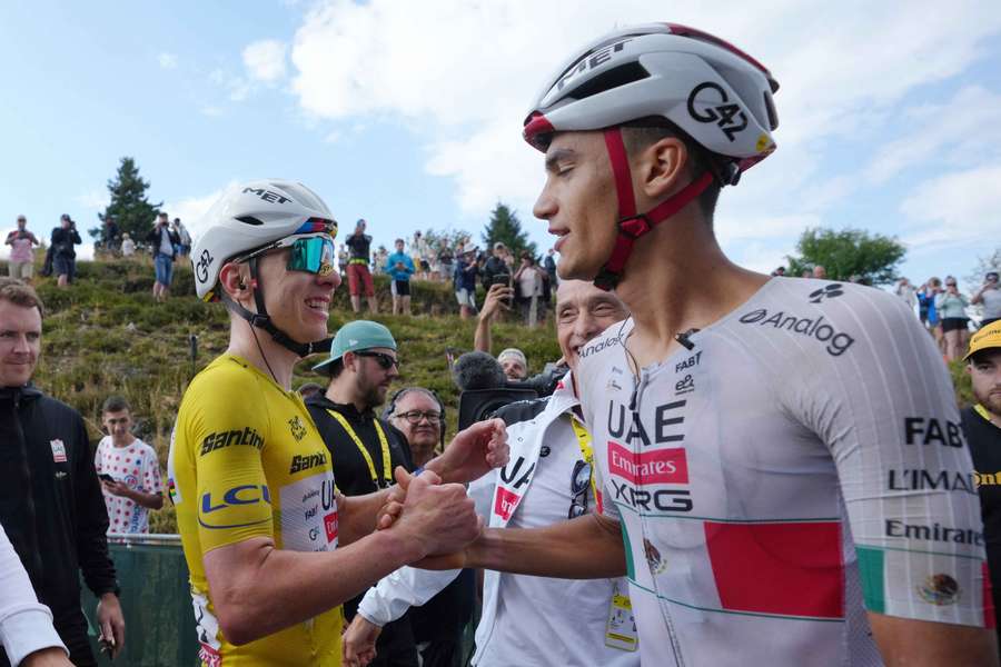 Pogacar und del Toro fahren für UAE Team Emirates-XRG an der Spitze mit Pogacar und del Toro fahren für UAE Team Emirates-XRG an der Spitze mit