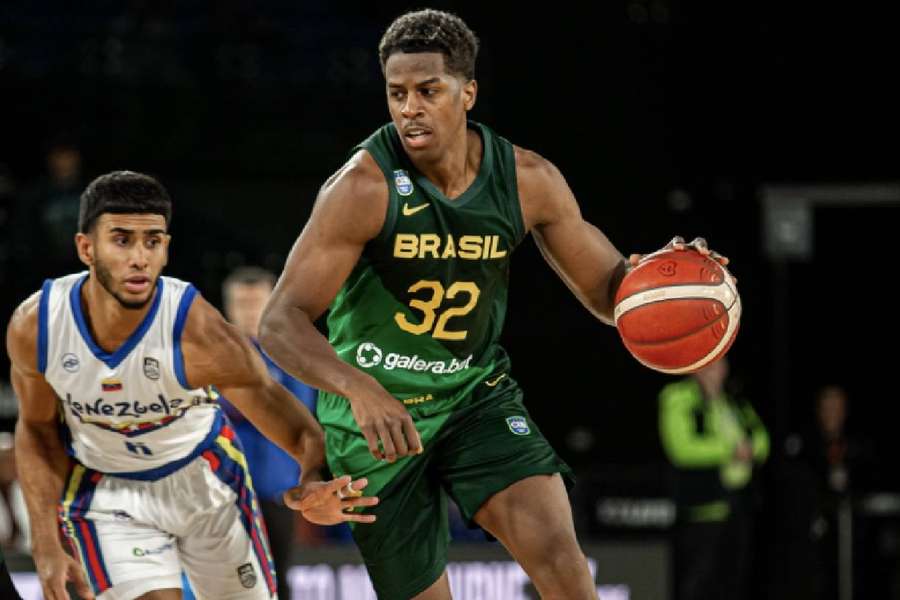 Seleção brasileira segue agora para a China, onde encerra preparação para a Copa do Mundo de basquete