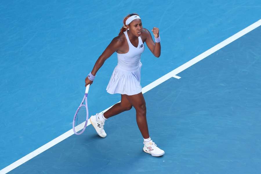 Gauff segue em frente na prova