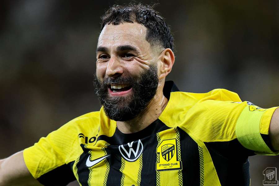 Benzema celebra mais uma noite mágica em sua carreira