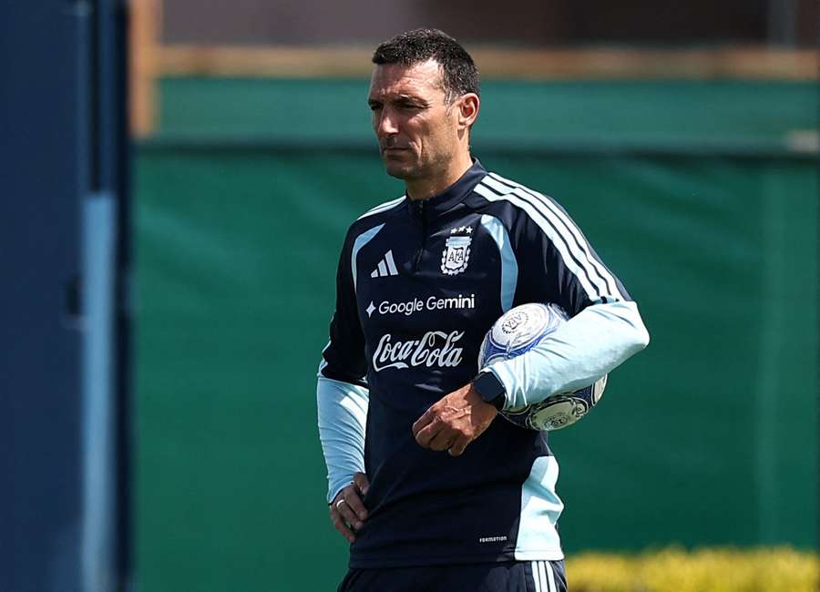 Scaloni prepara seleção argentina para a despedida de Messi Scaloni prepara seleção argentina para a despedida de Messi