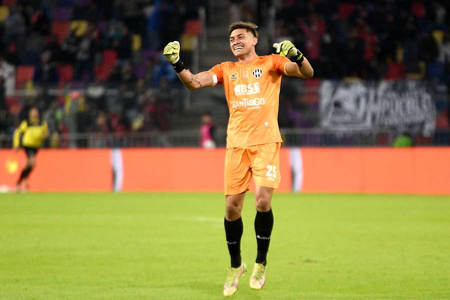 Ingolotti celebra el gol de un compañero.