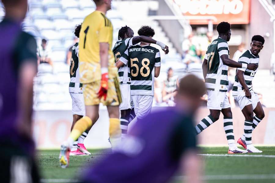 Os festejos do Sporting no golo de Geny Catamo Os festejos do Sporting no golo de Geny Catamo