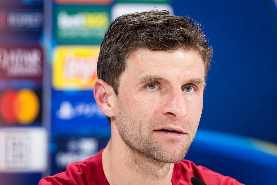 Thomas Müller auf der Pressekonferenz vor dem Spiel gegen Bratislava