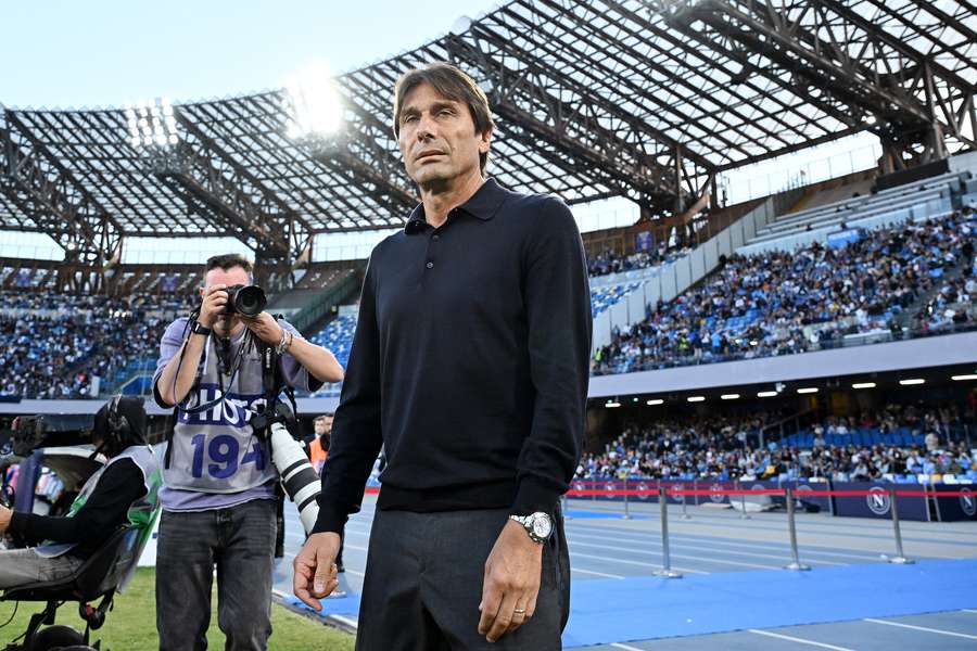 Conte, entrenador del Nápoles