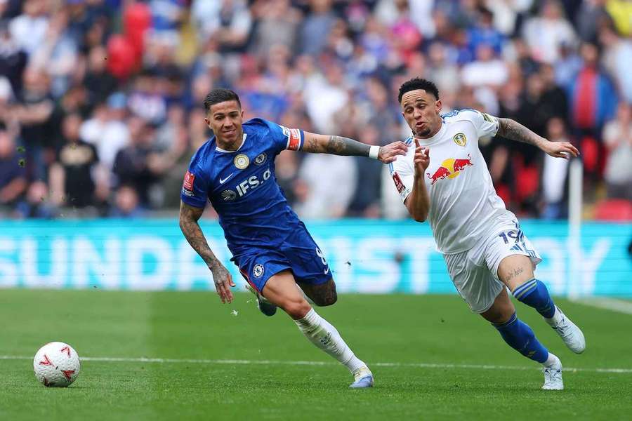 Chelsea's Enzo Fernandez battles with Leeds' Noah Okafor