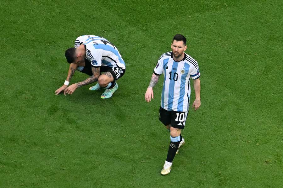 Messi und Di María nach der Niederlage gegen Saudi Arabien