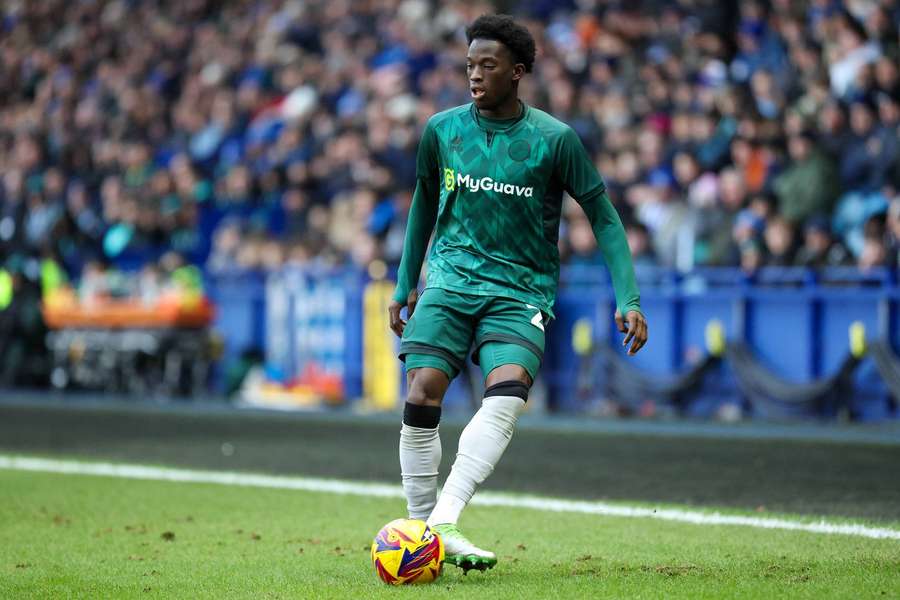 Romain Esse, médio de 19 anos do Millwall