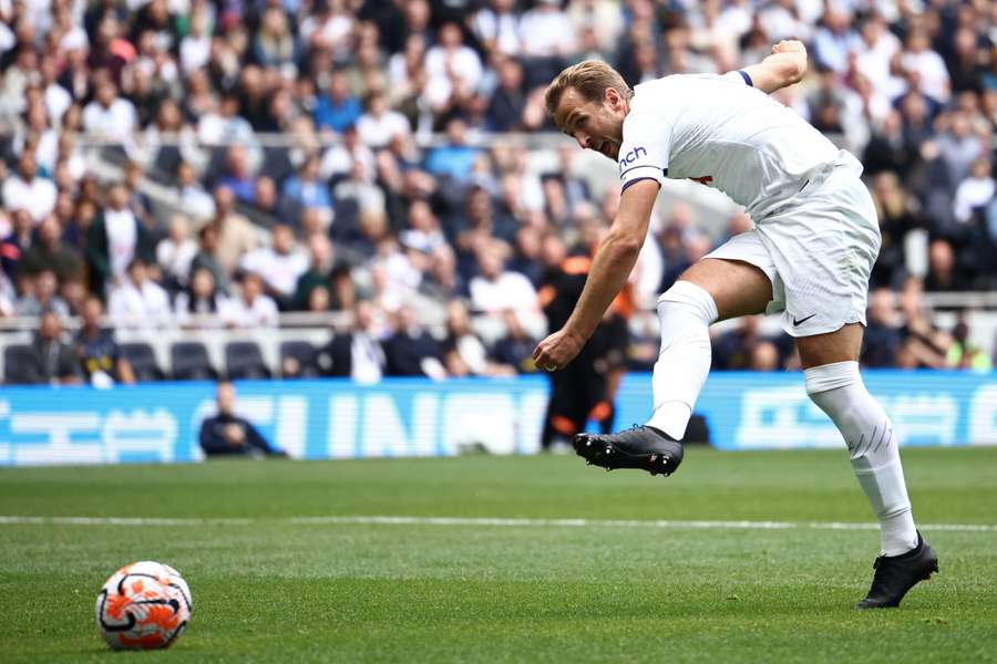 Kane marcou quatro golos no amigável contra o Shakhtar Donetsk