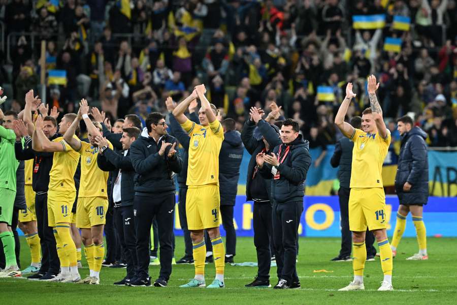 Los jugadores de Ucrania celebran el pase a la Eurocopa