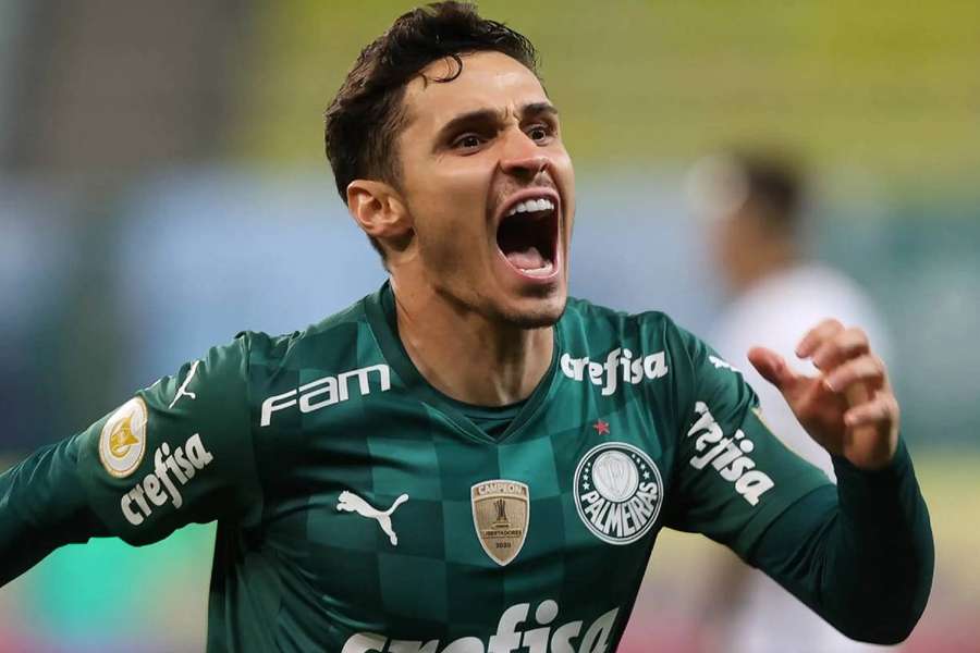 Raphael Veiga é figura no Palmeiras de Abel Ferreira