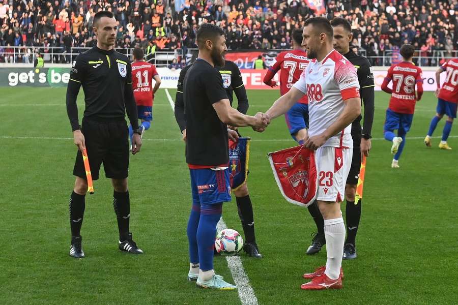 CSA Steaua și Dinamo au disputat partida tur pe 18 aprilie