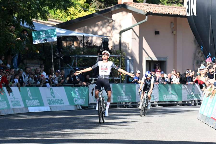 Isaac Del Toro gagne le Tour d'Emilie, le Français Lenny Martinez 3e
