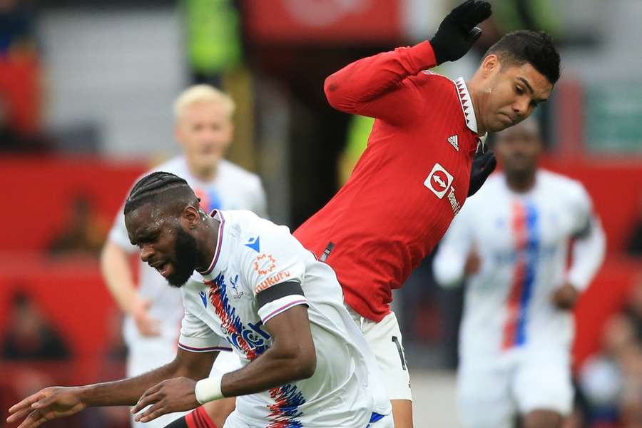 Casemiro cumprirá três jogos de suspensão na Premier League