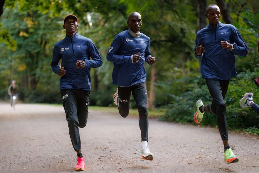 Kipchoge entrena en Berlín con las Nike Alphafly 3