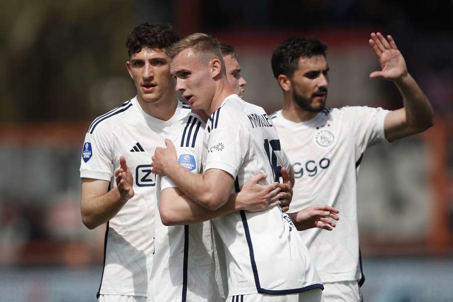 Ahmetcan Kaplan, Kenneth Taylor, Sivert Mannsverk en Josip Sutalo van Ajax