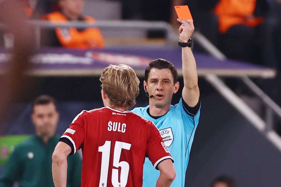 Pavel Šulc byl proti Anglii po 25 minutách vyloučen.