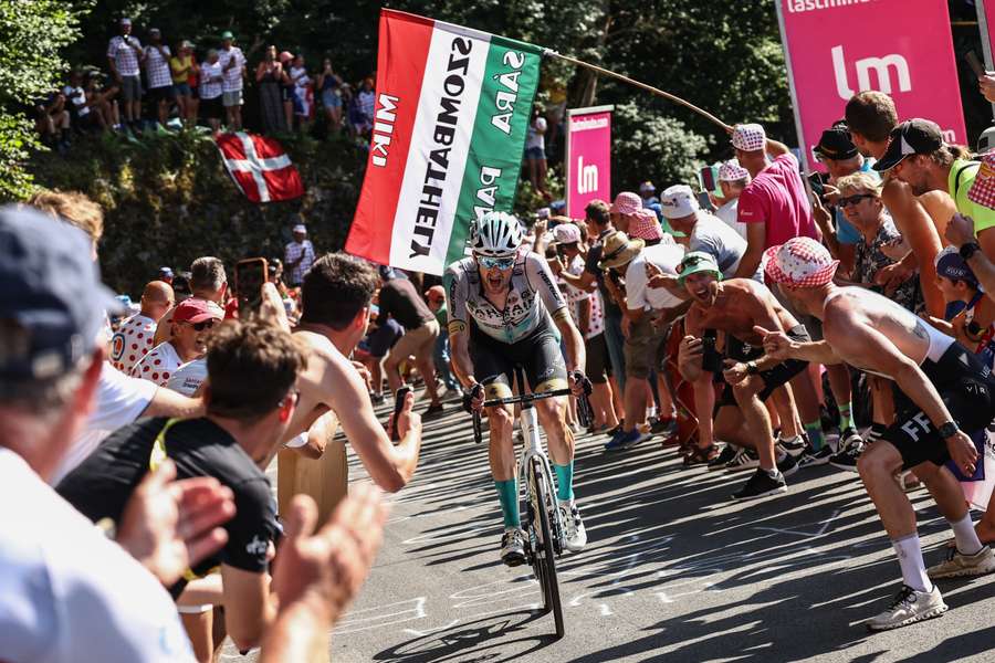 Bahrain - Victorious' Dutch rider Wout Poels cycles in a lead breakaway in the final ascent of Saint-Gervais-les-Bains