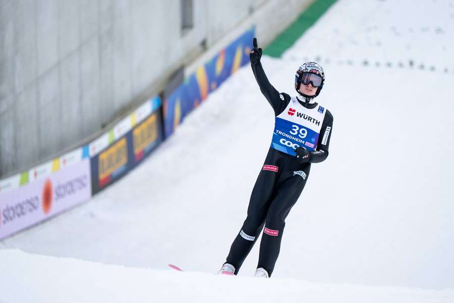 Už v úterý FIS suspendovala Mariuse Lindvika.