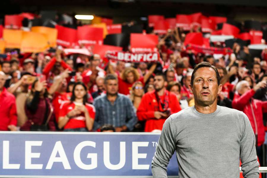 O Benfica, de Roger Schmidt, assegurou a passagem aos oitavos de final da Liga dos Campeões