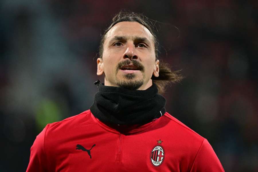 Zlatan Ibrahimovic to play on past 41 after extending Milan contract for another year
