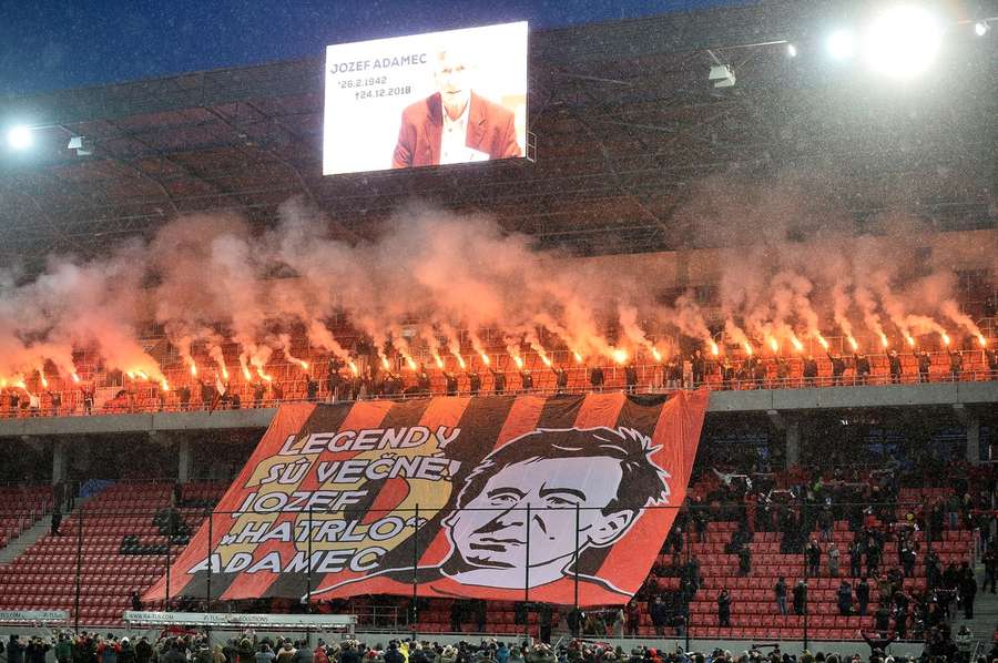 Posledné zbohom od fanúšikov Spartaka Trnava.
