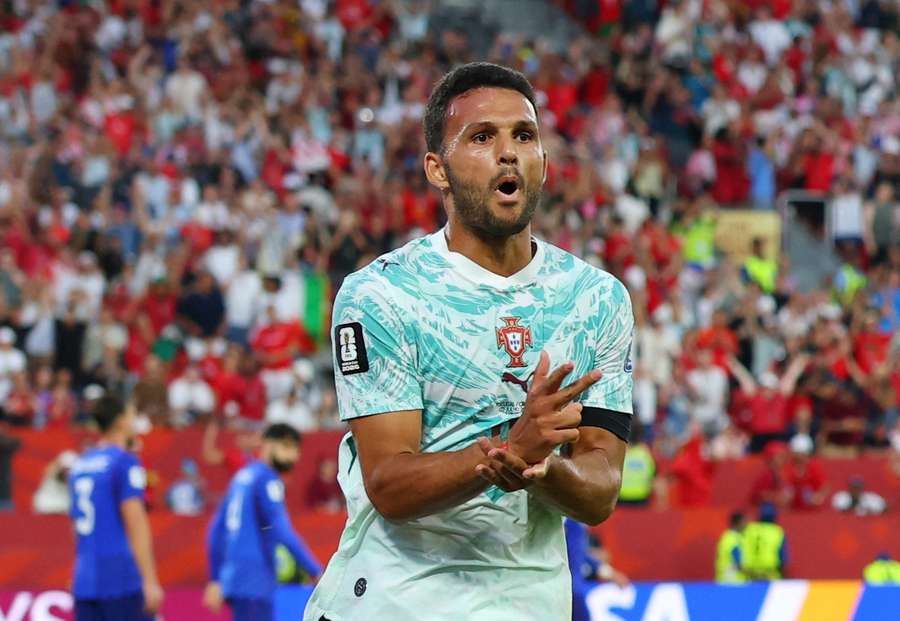 Ramos sa stal hrdinom Portugalska. Ramos sa stal hrdinom Portugalska.