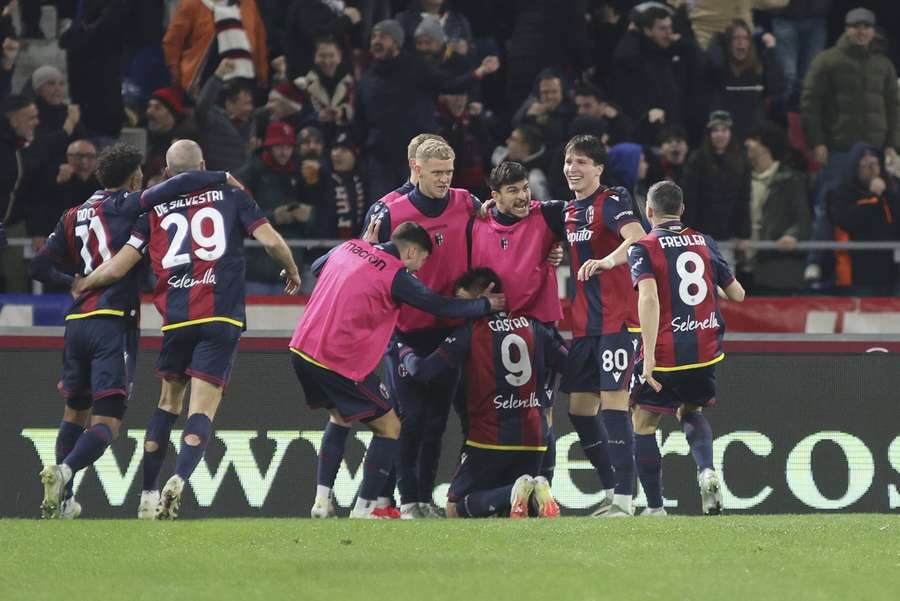 Bologna celebrate against Milan