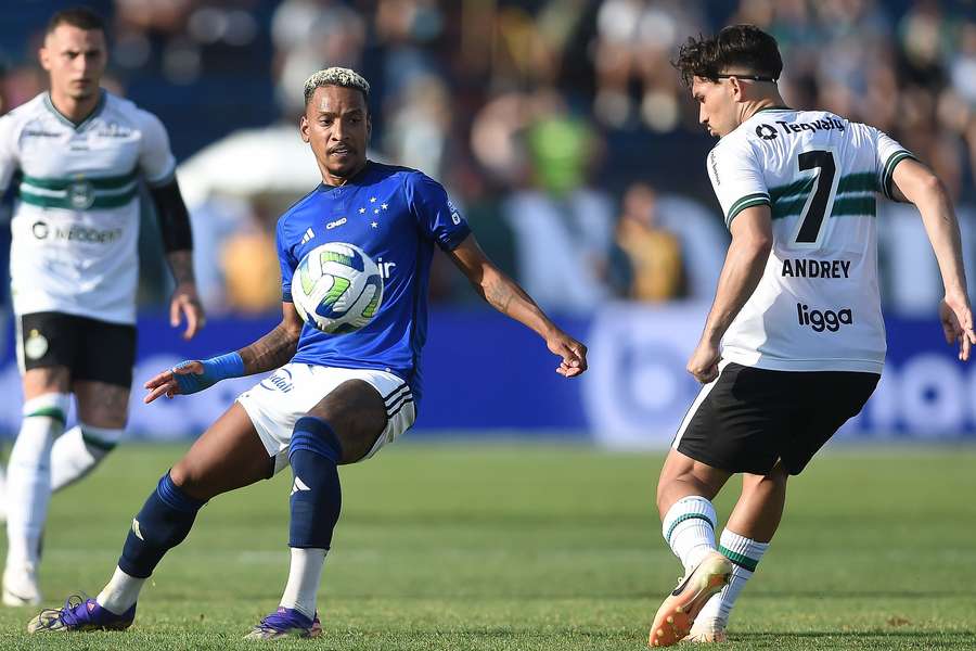 O calor afetou muito a primeira metade do jogo