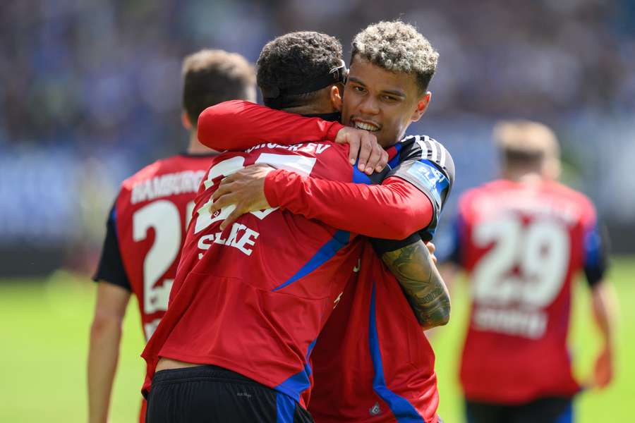 Umarmung zwischen den HSV-Profis Selke und Königsdörffer
