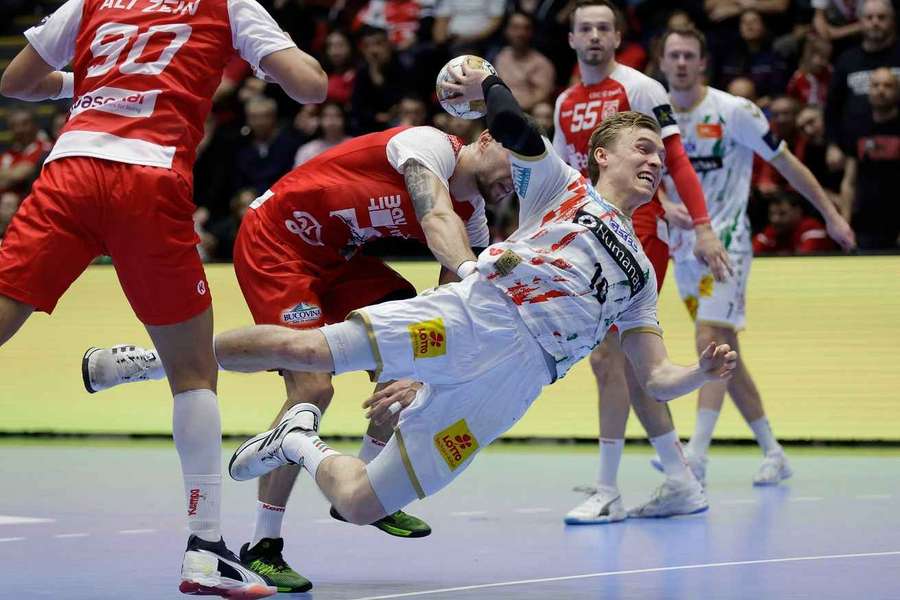 Dinamo a pierdut în fața echipei Magdeburg, scor 30-26 (16-11), în prima manșă a play-off-ului pentru sferturile de finală ale Ligii Campionilor