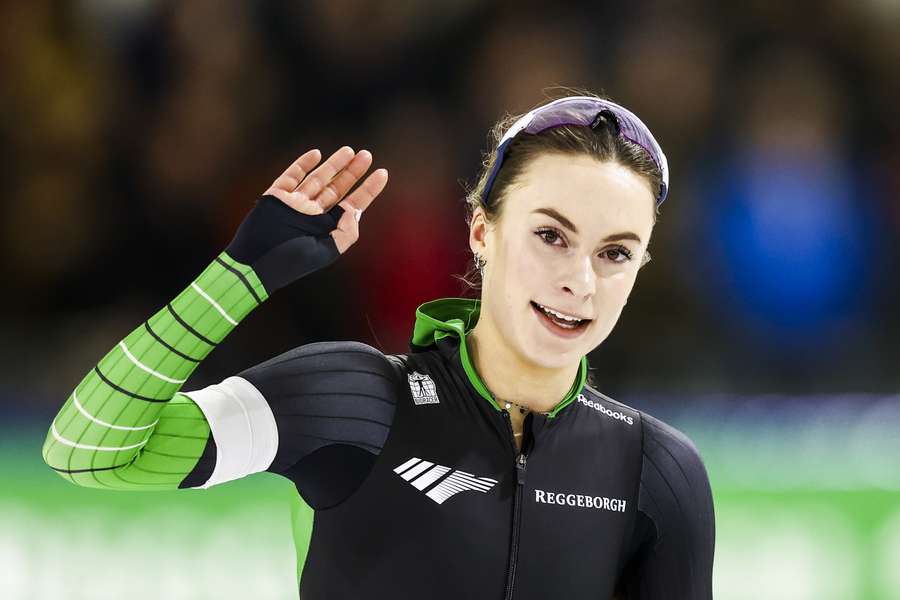 Femke Kok wint de 500 meter in Heerenveen