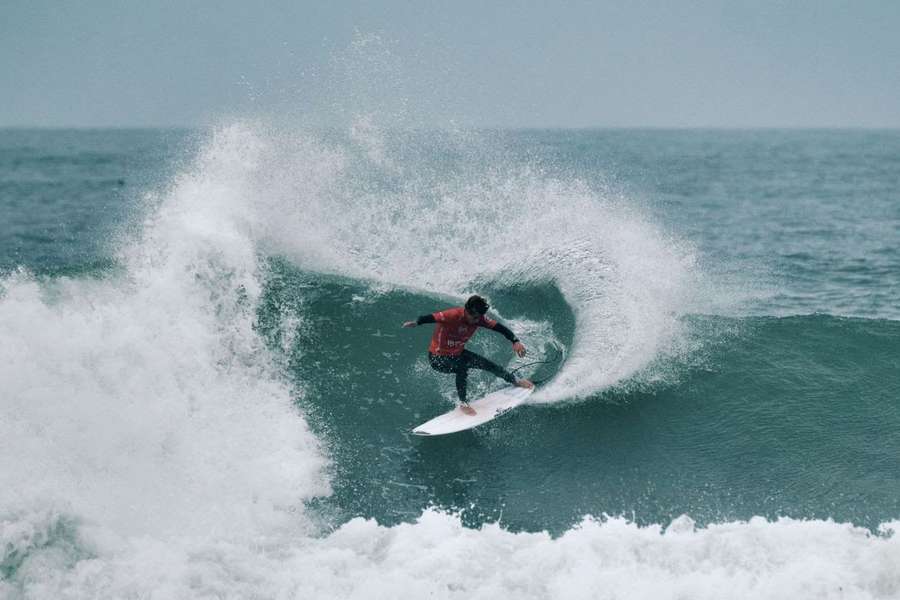 Francisco Ordonhas sagrou-se este domingo campeão nacional de surf Francisco Ordonhas sagrou-se este domingo campeão nacional de surf