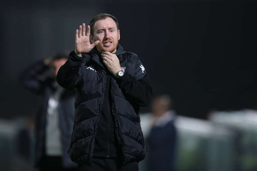 Ian Cathro quer Estoril focado no confronto com o Arouca sem pensar mais além Ian Cathro quer Estoril focado no confronto com o Arouca sem pensar mais além