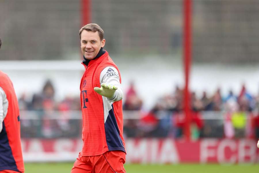 Buffon verí, že Neuer bude pokračovať vo svojej kariére. Buffon verí, že Neuer bude pokračovať vo svojej kariére.