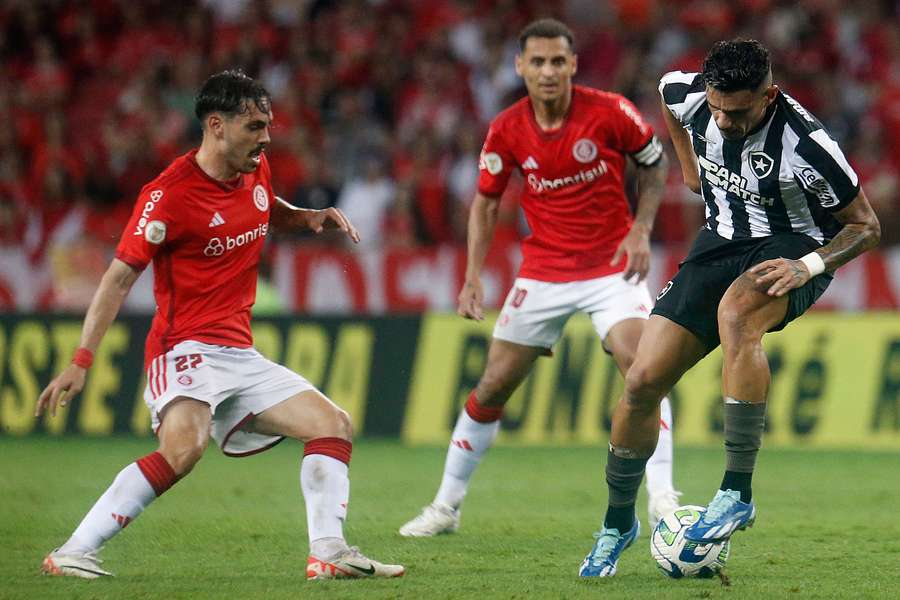 Botafogo aciona STJD e Textor diz ter 99% de certeza que o