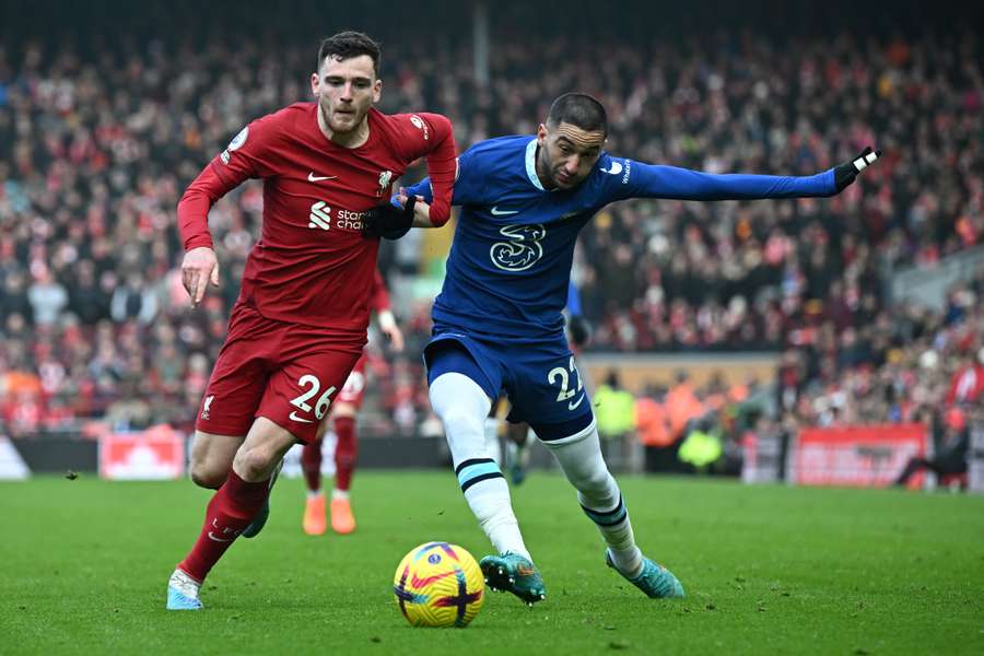 Liverpool e Chelsea ficam no 0 a 0 e estacionam no meio da tabela