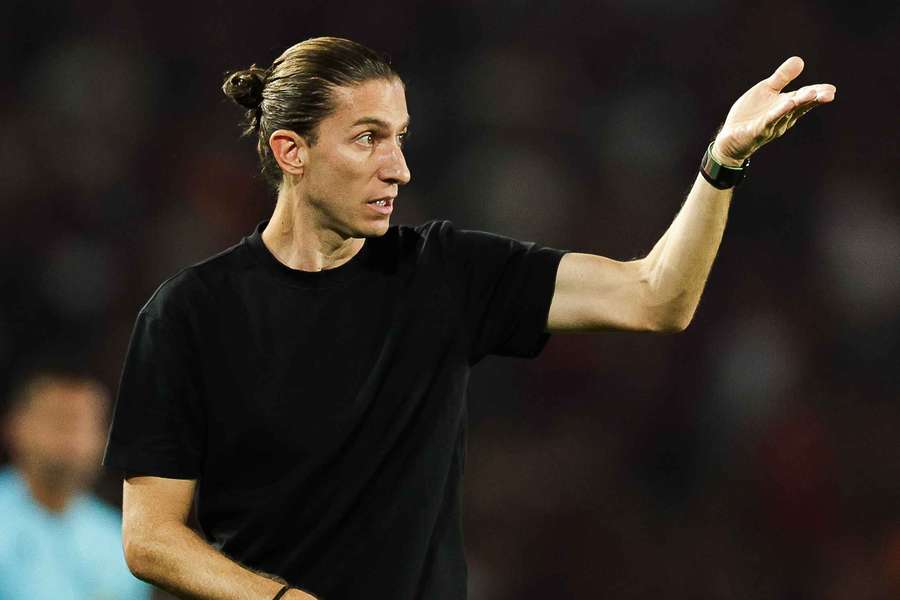 Filipe Luís diz que renovação só depende do Fla Filipe Luís diz que renovação só depende do Fla