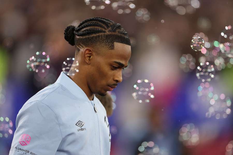 Henk ten Cate hopes to tie West Ham's Crysencio Summerville to the Surinamese national team