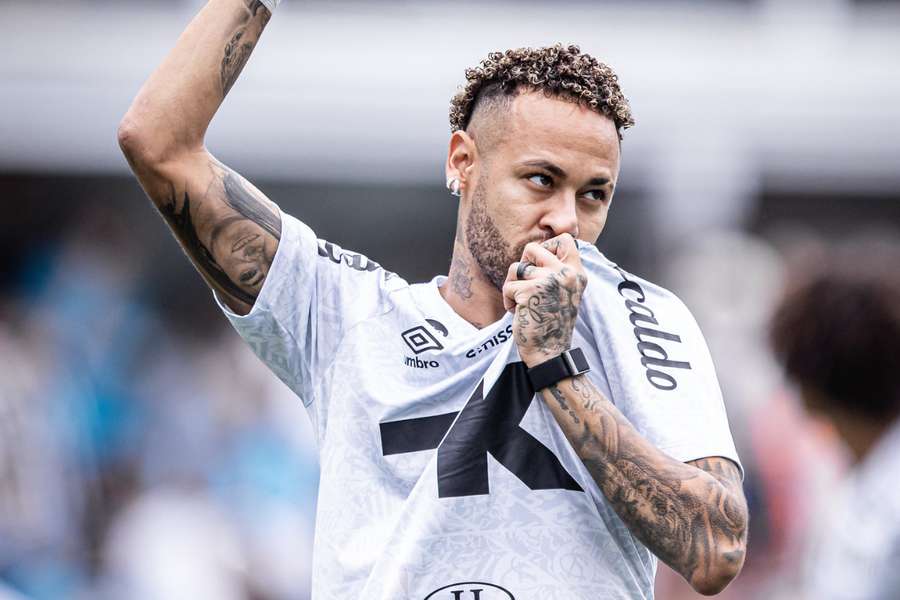 Neymar ainda luta por vaga na Seleção Brasileira