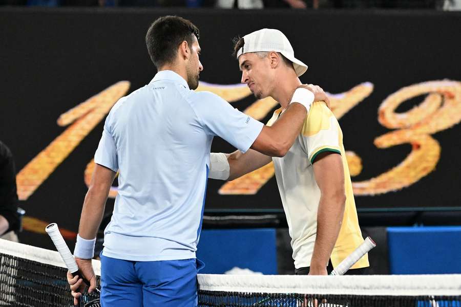 Novak Djokovic had vier set nodig tegen de 18-jarige Kroaat Dino Prizmic