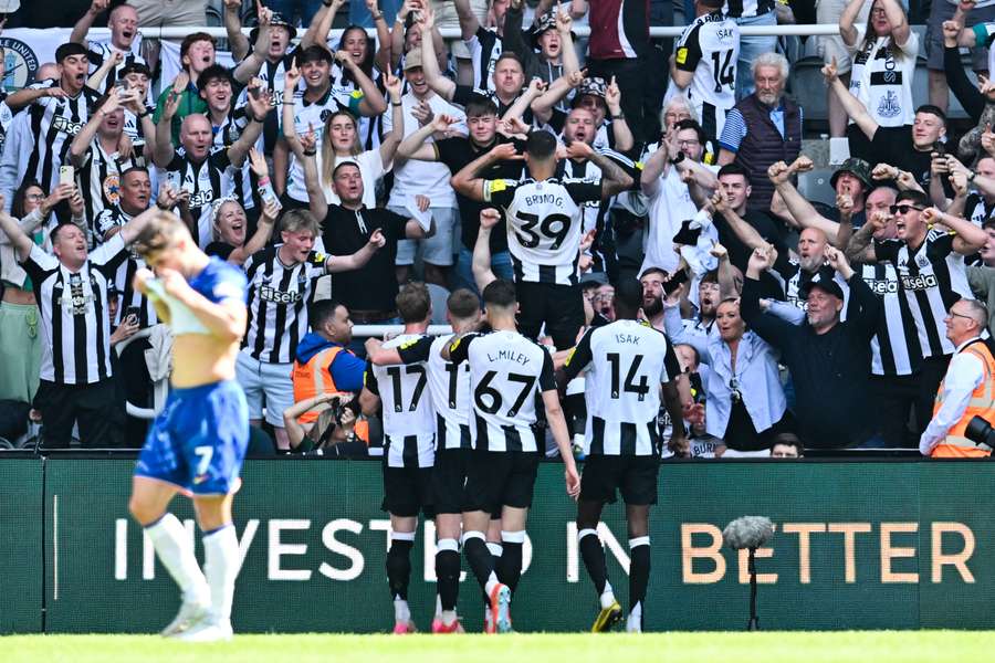 Newcastle a célébré sa victoire avec ses supporters.
