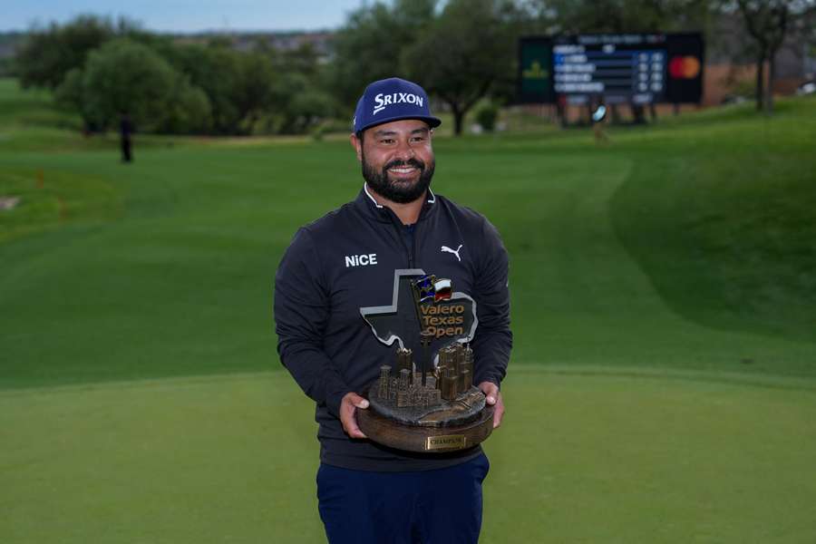 Spaun et son titre. Spaun et son titre.
