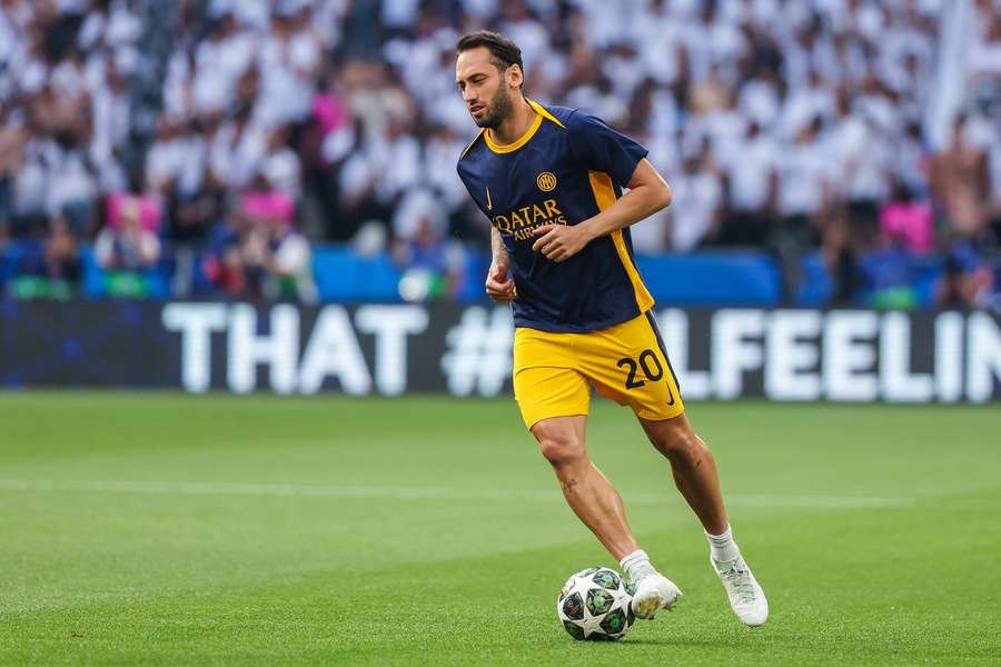 Çalhanoglu ao serviço do Inter