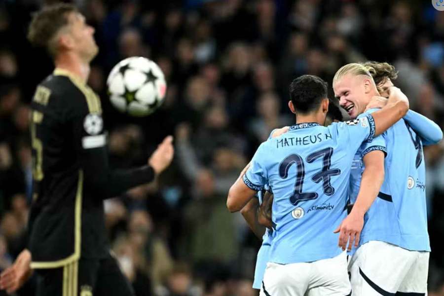 Radost hráčů Manchesteru City během utkání Ligy mistrů se Spartou.