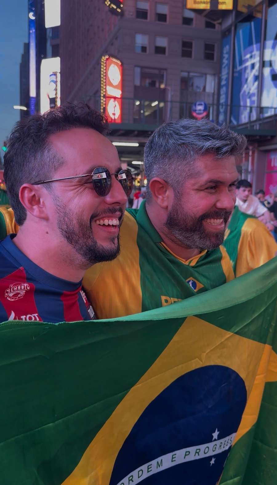 Tifosi brasiliani a Times Square Tifosi brasiliani a Times Square