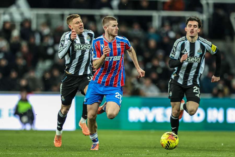 Wharton em ação pelo Crystal Palace