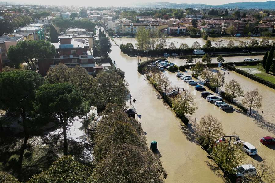 Registaram-se enormes inundações no centro da Toscânia