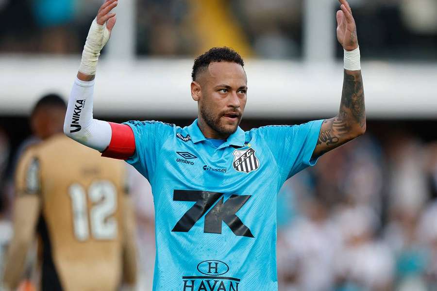 Neymar przedłużył kontrakt z Santosem do końca roku 